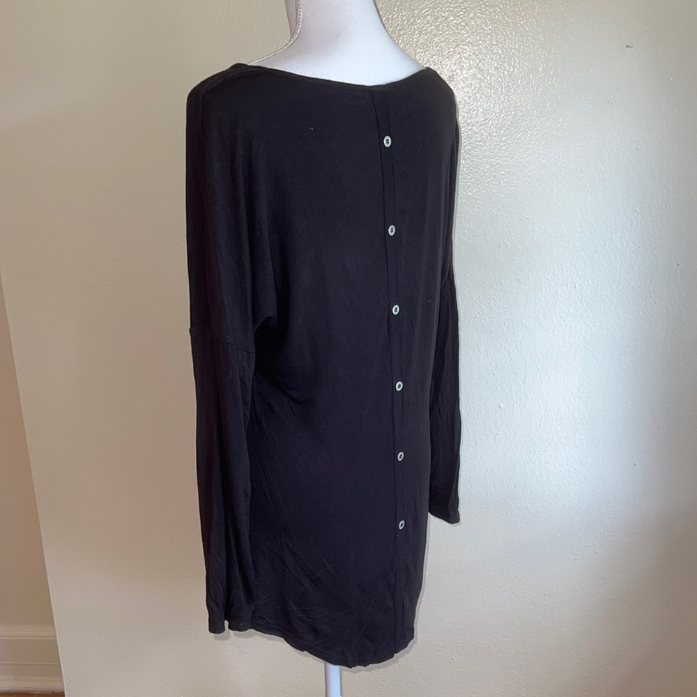 Venus Black long sleeve shirt with buttons on back